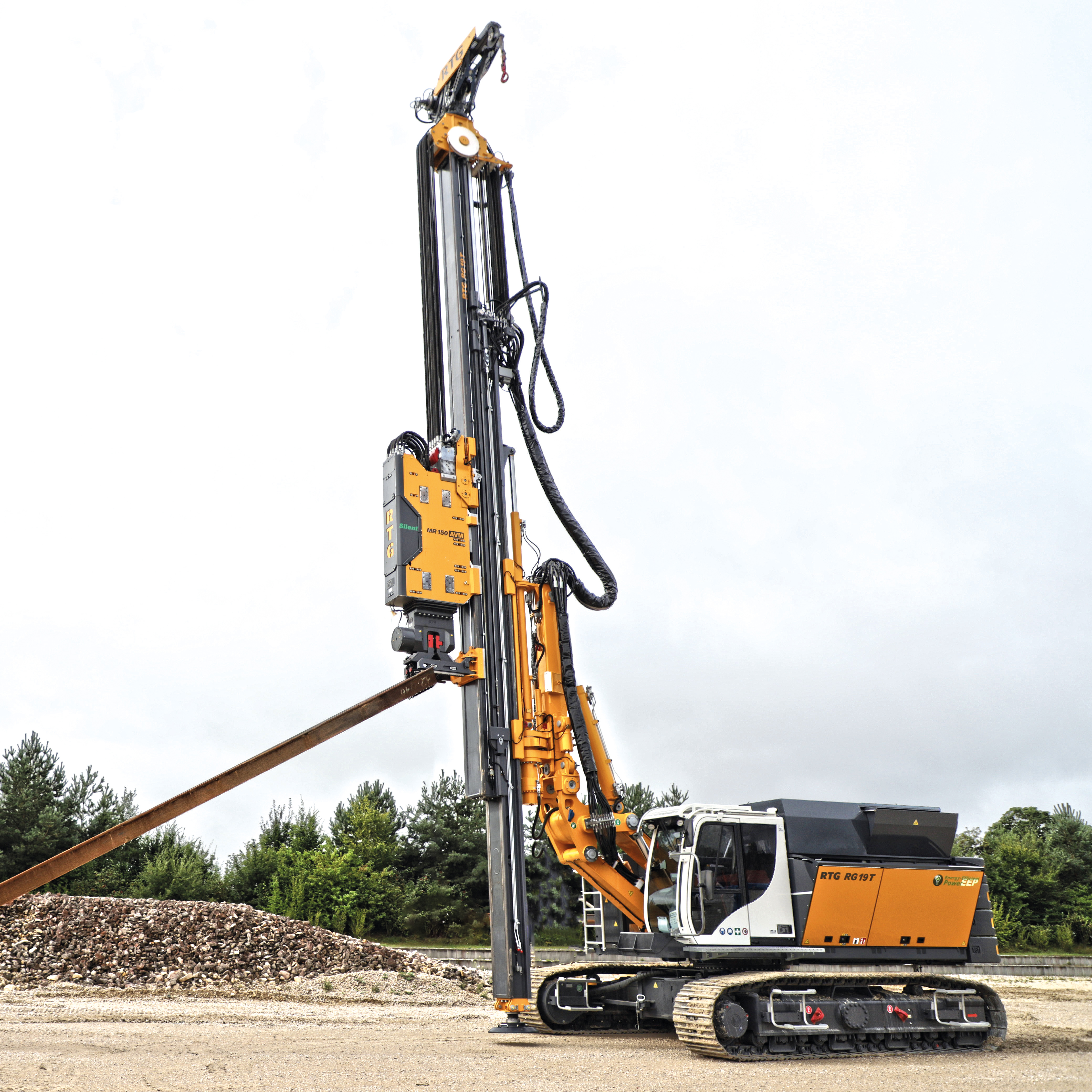 he range of applications for RG equipment extends from vibrating and ramming to pressing, drilling and soil mixing. 